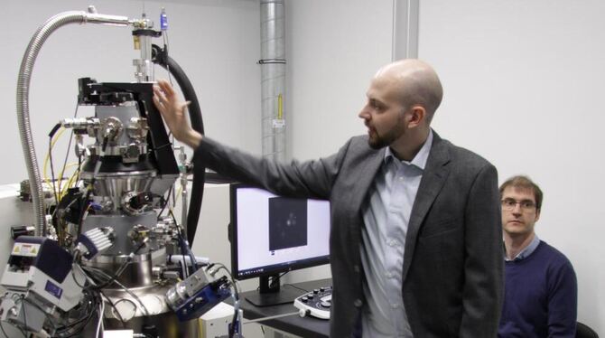 Offizielle Einweihung des Helium-Neon-Ionenmikroskops im Zentrum für Licht-Materie-Interaktion, Sensoren und Analytik (Lisa) der Offizielle Einweihung des Helium-Neon-Ionenmikroskops im Zentrum für Licht-Materie-Interaktion, Sensoren und Analytik (Lisa) der