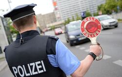 Polizei Kontrolle Verkehrssünder blaulicht