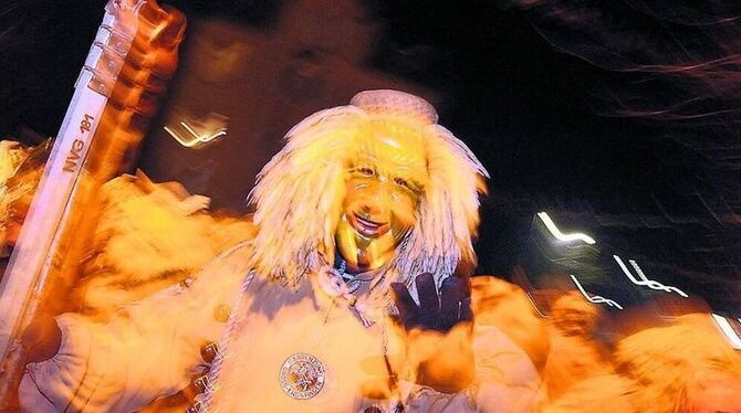 So sollen Zuschauer und Hästräger die Fasnet künftig nur noch durch die Kameralinse wahrnehmen - ansonsten aber alles klar und o So sollen Zuschauer und Hästräger die Fasnet künftig nur noch durch die Kameralinse wahrnehmen - ansonsten aber alles klar und o