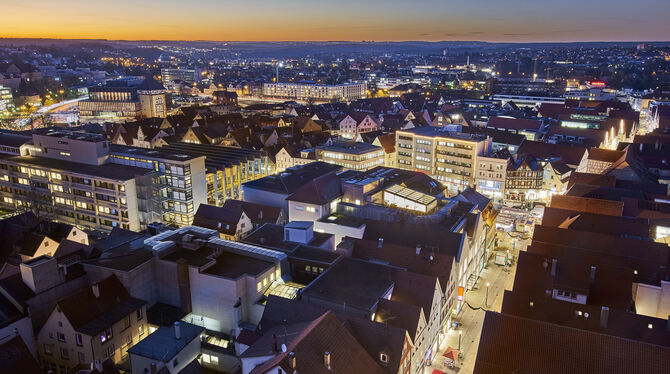 Reutlingen nachts von oben.Foto: STADT