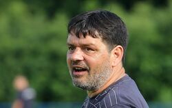 Will mit der TuS Metzingen neu angreifen: Trainer Claudio Mastrangelo. FOTO: EIBNER 