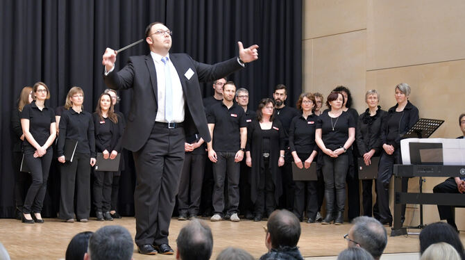 Hatte bei der Eröffnung der Musikschule Pliezhausen seinen großen Auftritt: Musikschulleiter Jakob Janotta.