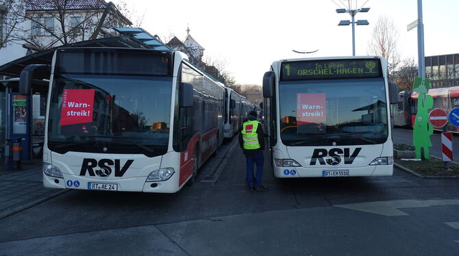 Die Gewerkschaft Verdi fordert eine Erhöhung des Stundenlohnes der Busfahrer um 5,8 Prozent.