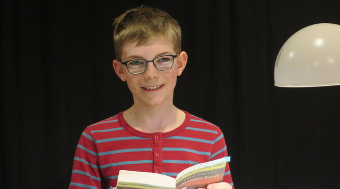 Philip Schullerus siegte im Vorlesewettbewerb auf Kreisebene beim Wettstreit der Schulen aus dem Stadtgebiet Reutlingen.   FOTO: