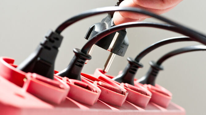 Wenn es um effiziente Energieverwendung geht, sind Elektriker die richtigen Ansprechpartner. FOTO: DPA