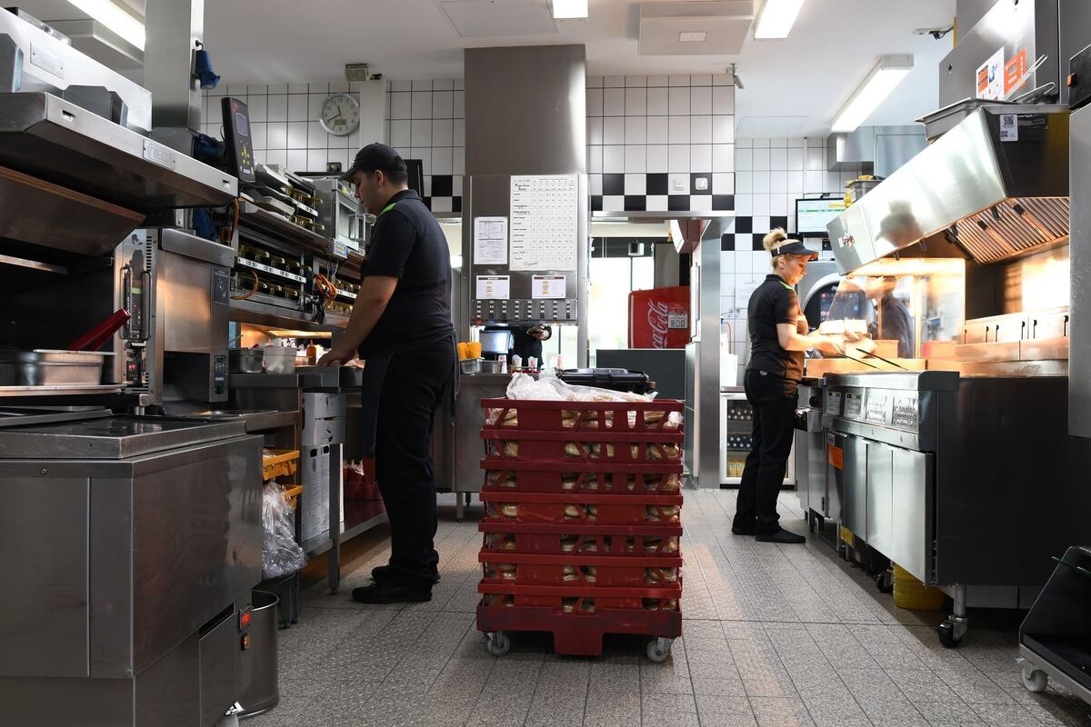 Burger King: Blick in die Küche der Filiale an der Föhrstraße. Burger King: Blick in die Küche der Filiale an der Föhrstraße.