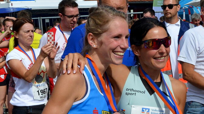 Die Erst- und Zweitplatzierte des Zehn-Kilometer-Laufs: Katja Fischer (links) und Sabrina Mockenhaupt. Die Erst- und Zweitplatzierte des Zehn-Kilometer-Laufs: Katja Fischer (links) und Sabrina Mockenhaupt.