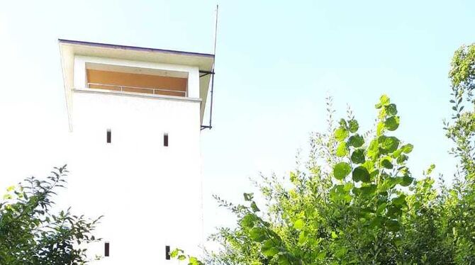 Wer sich nicht an die Benutzerordnung des Freizeitplatzes »Zwei-Eichen-Turm« hält, für den kann es teuer werden. Diese Erfahrun Wer sich nicht an die Benutzerordnung des Freizeitplatzes »Zwei-Eichen-Turm« hält, für den kann es teuer werden. Diese Erfahrun