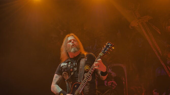 Es lebe die kreischende E-Gitarre: Slayer-Gitarrist Gary Holt beim Auftritt der US-amerikanischen Thrash-Metal-Band in der Stut Es lebe die kreischende E-Gitarre: Slayer-Gitarrist Gary Holt beim Auftritt der US-amerikanischen Thrash-Metal-Band in der Stut
