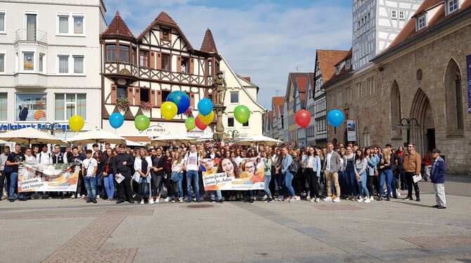 Diese jungen Leute gehören zu den 260 Freiwilligen aus dem Kreis Reutlingen, die gestern in den Freiwilligendienst des Internati