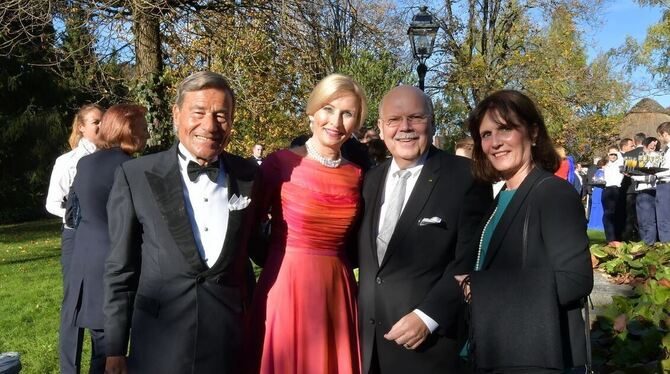 Wolfgang und Elisabeth Grupp mit GEA-Verleger Valdo Lehari jr. und seiner Frau Gabriele Schäfer-Lehari (von links). Wolfgang und Elisabeth Grupp mit GEA-Verleger Valdo Lehari jr. und seiner Frau Gabriele Schäfer-Lehari (von links).