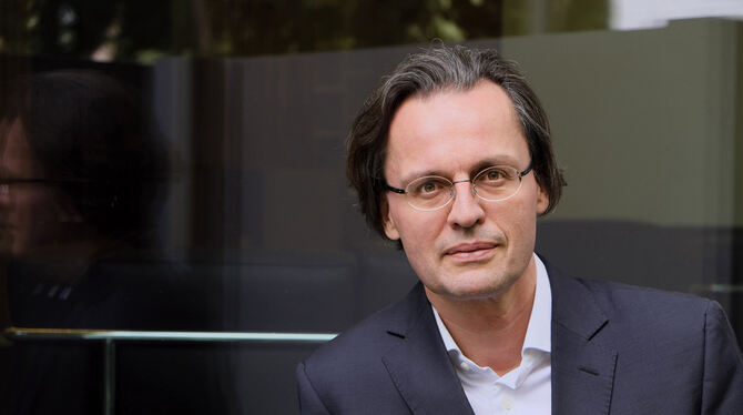 Plattformen destabilisieren ganze Gesellschaften durch Desinformation: Professor Bernhard Pörksen. FOTO: PETER-ANDREAS HASSIEPEN