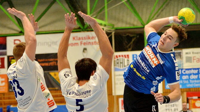 Erzielte in 15 Spielen 82 Feldtore für den VfL Pfullingen: Niklas Roth (mit Ball). FOTO: NIETHAMMER Erzielte in 15 Spielen 82 Feldtore für den VfL Pfullingen: Niklas Roth (mit Ball). FOTO: NIETHAMMER