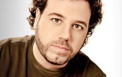 Große Stimme, große Emotionen: Der Tenor Eduardo Aladrén begeistert beim Silvesterkonzert der WPR.  FOTO: KOKE