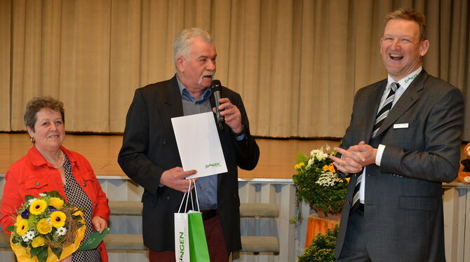 Erika und Ewald Schlotterbeck erhielten aus der Hand von Bürgermeister Alexander Schweizer (rechts) den Paul-Jauch-Preis. Erika und Ewald Schlotterbeck erhielten aus der Hand von Bürgermeister Alexander Schweizer (rechts) den Paul-Jauch-Preis.