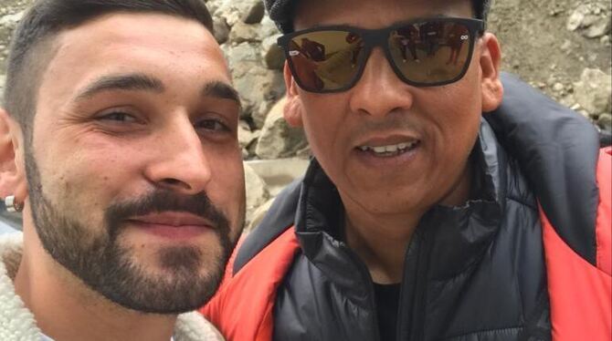 Beatboxer Alessandro Fraccica (links) aus Kusterdingen mit Xavier Naidoo. Foto: Privat