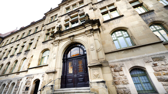 Vor dem Tübinger Landgericht muss sich ein Mann aus dem Kreis Reutlingen verantworten. Gegen ihn wurde im Dezember 2019 Anklage