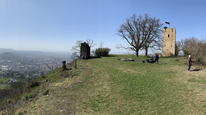 Oben auf der Achalm gibt's ein bezauberndes Panorama auf die Stadt und die Alb.
