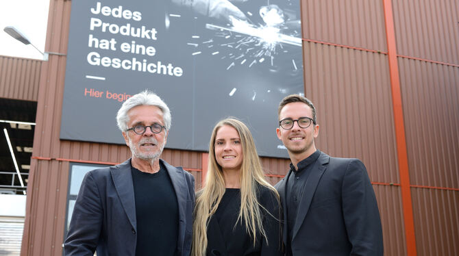 Max Maier senior mit seinen Kindern Madlen Maier und Max Maier junior im Rieber-Werk in Reutlingen. FOTO: PIETH Max Maier senior mit seinen Kindern Madlen Maier und Max Maier junior im Rieber-Werk in Reutlingen. FOTO: PIETH