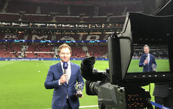Fußball-Kommentator Lukas Esser vor der diesjährigen Champions-League-Partie Atletico Madrid gegen FC Liverpool im Wanda Metropo