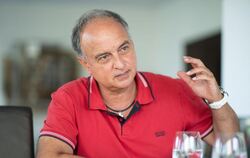Hans Peter Müller während eines Interviews