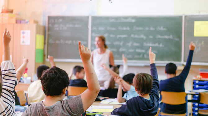 Wieder Unterricht ohne Abstand im Klassenzimmer: Ab September ist das in Baden-Württemberg wieder geplant. FOTO: DPA