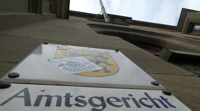 Prozess vor dem Amtsgericht Reutlingen: Ein Mann von der Schwäbischen Alb muss sich wegen sexuellen Missbrauchs verantworten.  F