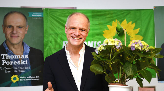Thomas Poreski (Grüne) freut sich über das Wahlergebnis.