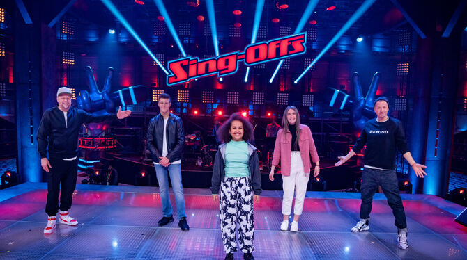 Von links: Juroren Smudo, die Finalisten Marko, Rahel, Constance und Juror Michi.