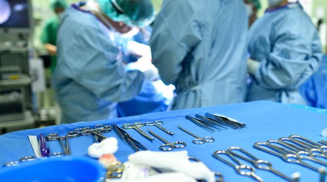 Fehler beim Operieren, Therapieren oder bei der Pflege sollen möglichst ausgeschlossen sein: Dafür muss ein hoher Sicherheitsauf