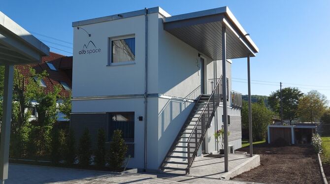 Das Albspace in Willmandingen: Urlauber und Geschäftsreisende können es nutzen, Interessierte können auch probewohnen. FOTO: FI Das Albspace in Willmandingen: Urlauber und Geschäftsreisende können es nutzen, Interessierte können auch probewohnen. FOTO: FI