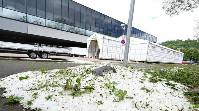 Unwetter trifft Impfzentrum in Tübingen