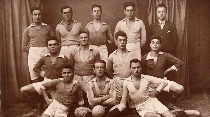 Die Gründungsmanschaft, 1924/25 in der B-Klasse: (von links) Karl Schumacher, Gottlieb Gaiser, Heinrich Ebinger, Eugen Raiser, V Die Gründungsmanschaft, 1924/25 in der B-Klasse: (von links) Karl Schumacher, Gottlieb Gaiser, Heinrich Ebinger, Eugen Raiser, V