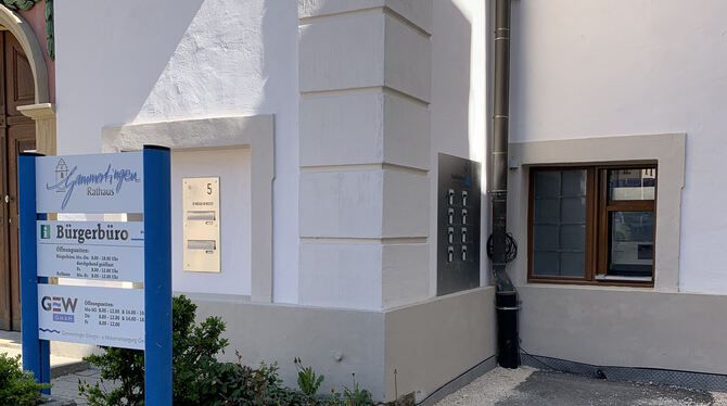 Die Stadtbücherei Gammertingen hat sich mit Rückgabeautomat und Schließfächern, in denen gewünschte Medien deponiert werden, an Die Stadtbücherei Gammertingen hat sich mit Rückgabeautomat und Schließfächern, in denen gewünschte Medien deponiert werden, an