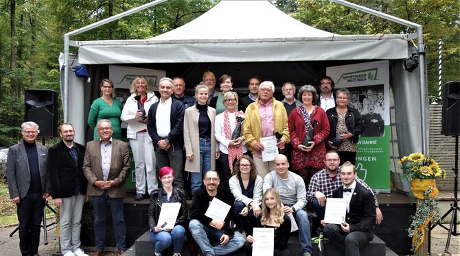 Unverzichtbar: Viele Mitglieder und Ehrenamtliche halten dem Naturtheater schon lange die Treue.  FOTO: BÖHM