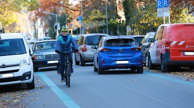 In der Reutlinger Fahrradstraße in der Charlottenstraße sind Radler derzeit in der Unterzahl.