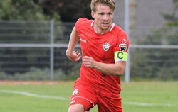 Beim SSV Reutlingen Antreiber auf und neben dem Platz: Pierre Eiberger.