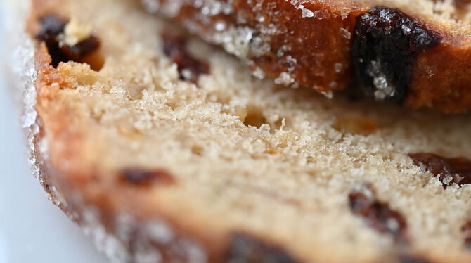 Chri-s-tstollen