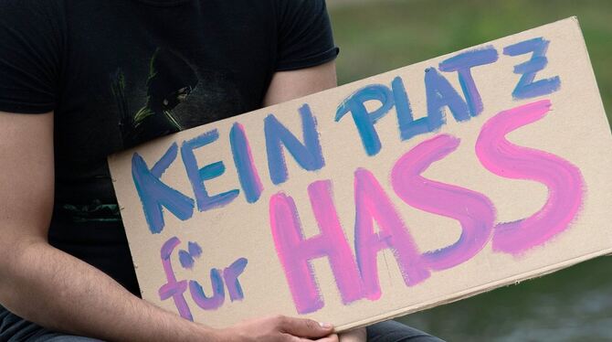 Hetze gegen Kommunalpolitiker - Verband ruft zu Solidarität auf