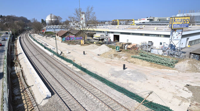 An der künftigen Stadtbahn-Haltestelle Bösmannsäcker baut die ENAG weiter. FOTO: PIETH An der künftigen Stadtbahn-Haltestelle Bösmannsäcker baut die ENAG weiter. FOTO: PIETH