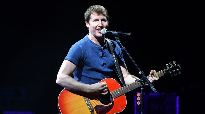 Sänger mit gutem Händchen für Ohrwürmer: James Blunt in der Schleyerhalle. Sänger mit gutem Händchen für Ohrwürmer: James Blunt in der Schleyerhalle.