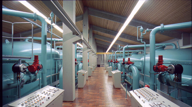 Die Aufbereitungsanlage in Honau macht aus Quellwasser sicheres Trinkwasser für mehr als 60 000 Menschen. FOTO: FAIRENERGIE Die Aufbereitungsanlage in Honau macht aus Quellwasser sicheres Trinkwasser für mehr als 60 000 Menschen. FOTO: FAIRENERGIE