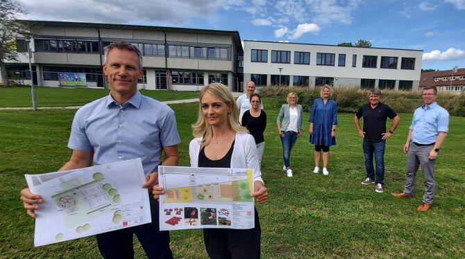 Die Elterninitiative »Ab in die Pause«, vertreten durch Volker Heinzelmann, Simone Werner (von links), Tamara Schmid, Martina He Die Elterninitiative »Ab in die Pause«, vertreten durch Volker Heinzelmann, Simone Werner (von links), Tamara Schmid, Martina He