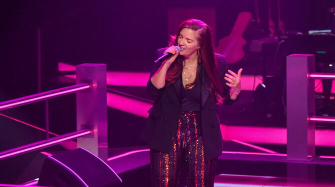 Dusslinger Sängerin Bella Robin bei »The Voice of Germany«.