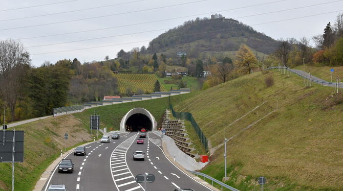 Der Reutlinger Scheibengipfeltunnel wird wegen Wartungsarbeiten gesperrt.