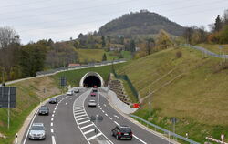 Der Reutlinger Scheibengipfeltunnel wird wegen Wartungsarbeiten gesperrt.
