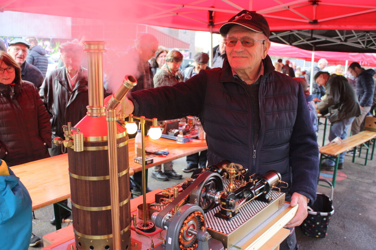 Besucherrekord beim Dampftag im Boxenstop von Tübingen Events