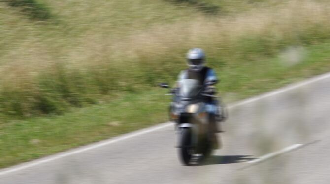 Auf der Landesstraße 230 zwischen Magolsheim und Breithülen war die Kawasaki zeitweise mit 171 Stundenkilometern unterwegs.  FOT