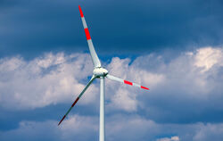 Mit sechs Windrädern könnte im Reutlinger Süden Strom für 20 000 Haushalte gemacht werden.  FOTO: BÜTTNER/DPA