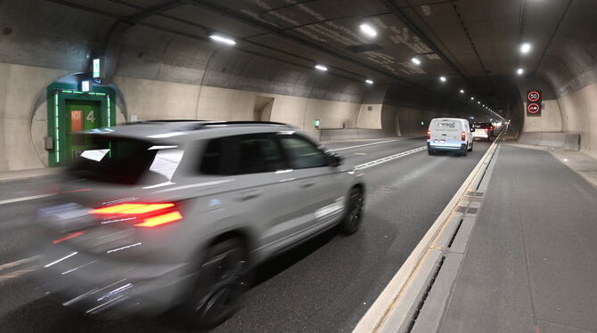 Die Reinigung und Wartung von (im Bild) Scheibengipfel- und Ursulabergtunnel ist eine Frage der Verkehrssicherheit. Deutlich zu